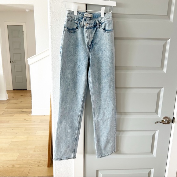 New Abercrombie Criss Cross 90s Straight Ultra High Rise Jeans Curve Love - Picture 2 of 5